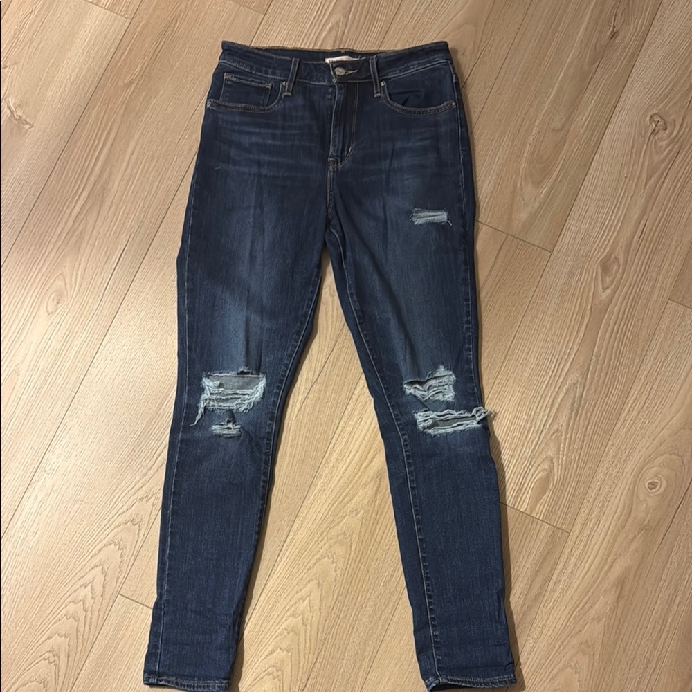 Womens Levi’s jeans size 29